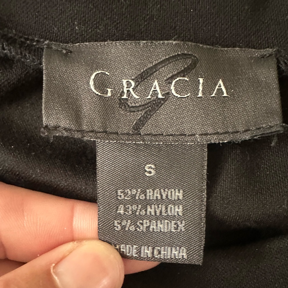 Gracia Embroidered Puff Sleeve Top Size Small - Picture 3 of 5